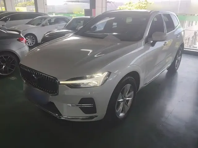 Volvo XC60 2022 B5 AWD R-Design