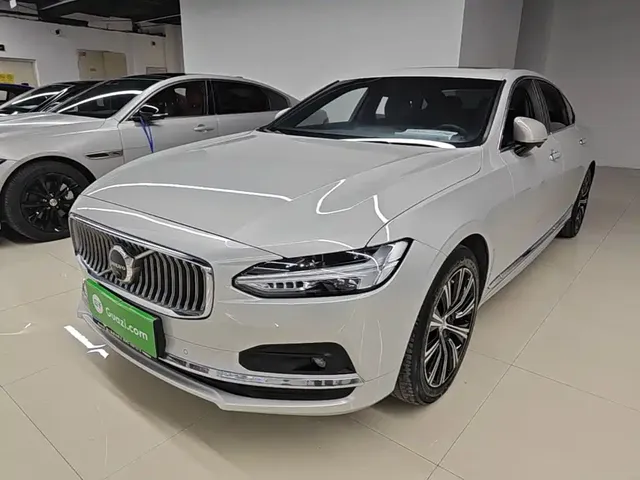 Volvo S90 2021 Model B5 Momentum Luxury Edition