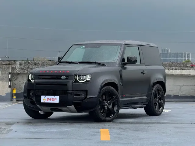Land Rover Defender 2024 90 5.0T V8