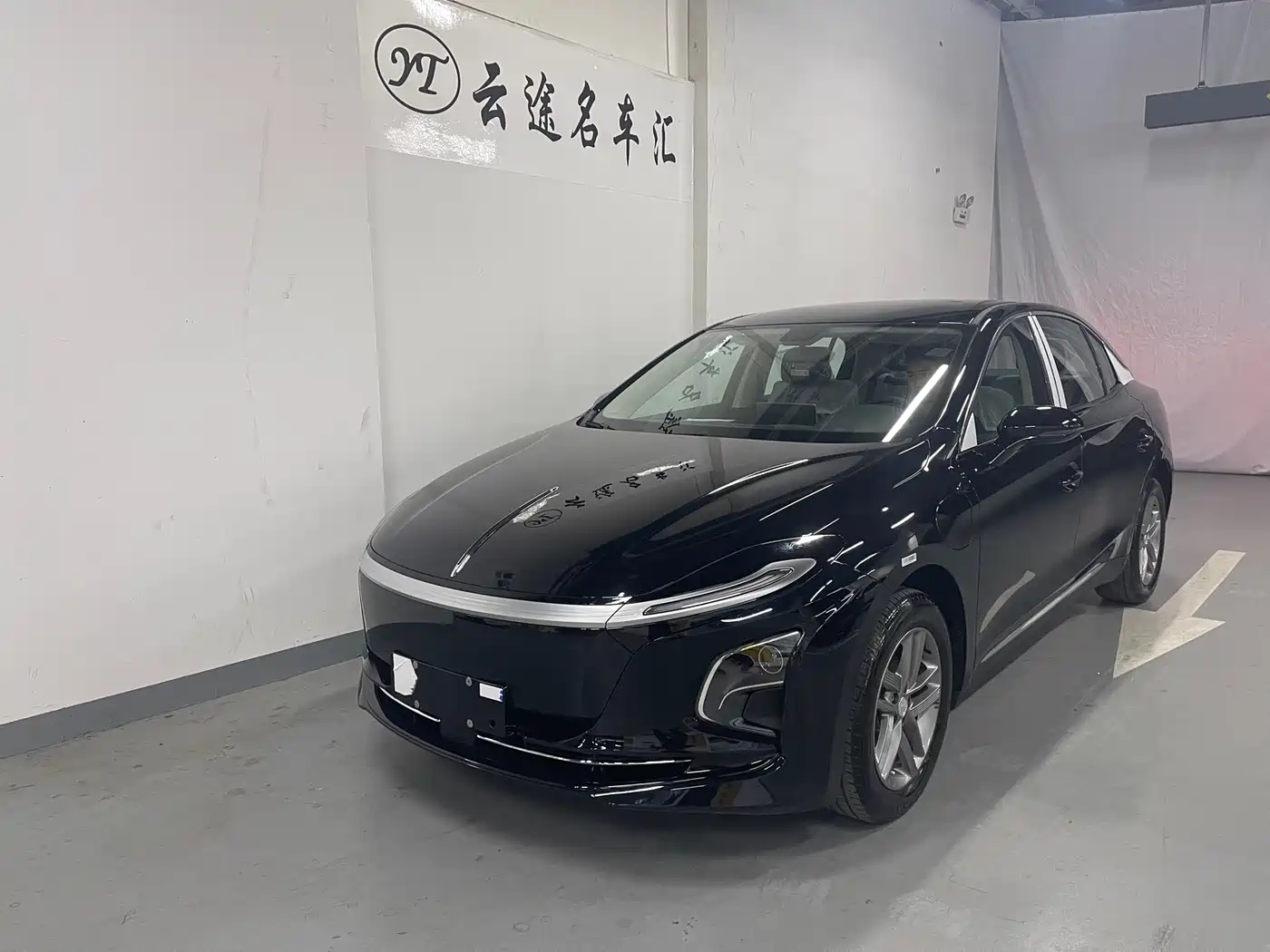 Hongqi E-QM5, 2026