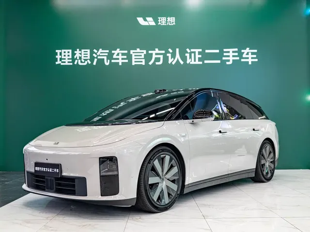 Li Auto i6 2025 4WD Base Model