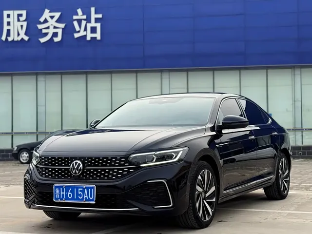 Volkswagen Passat 2022 330TSI Starlight Luxury Edition