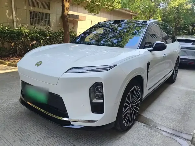 NIO ES8 2025 Base Model