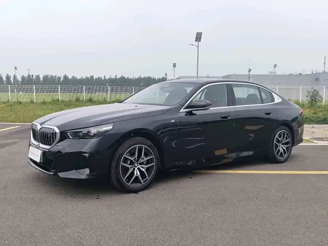 BMW i5 2024 eDrive 35L M Sport Package