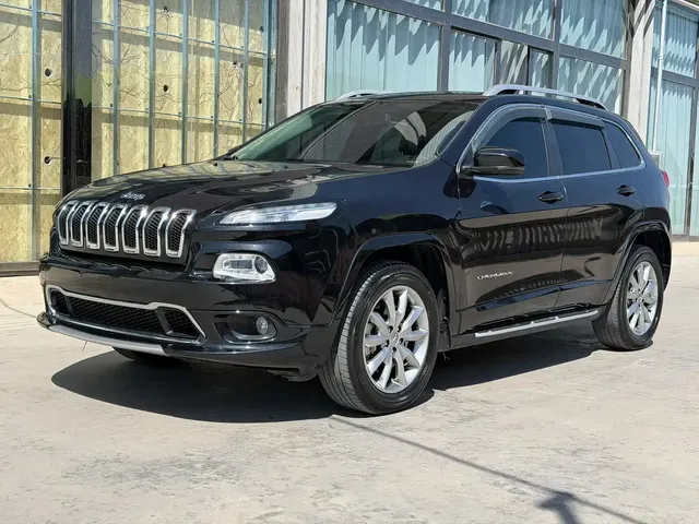 Jeep Cherokee 2017 2.4L Professional Smart Edition