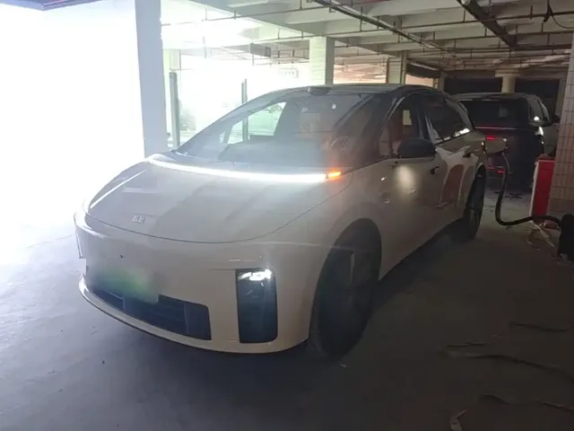 Li Auto i6 2025 4WD Base Model