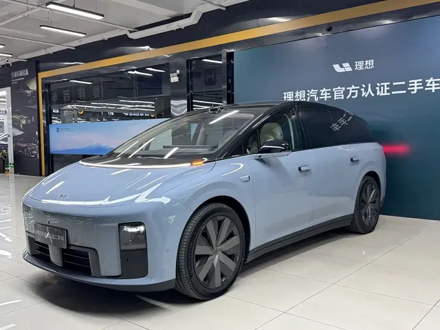 Li Auto Li i8 2025 Standard Edition