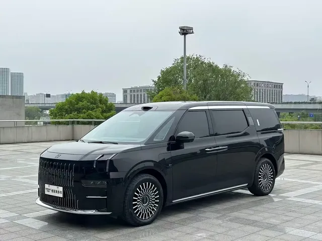 ZEEKR 009 2024 6-seat Executive AWD 108kWh