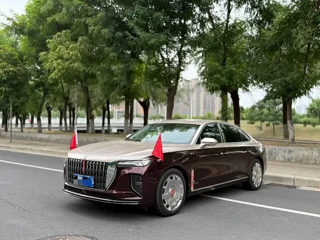 Hongqi H9 2025 2.0T 2WD Qi Chang Private Style Edition 5-seater