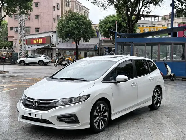 Honda Jade 2017 1.8L Automatic Comfort Edition 5-seater