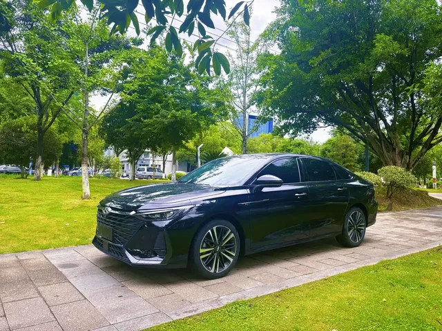 Chery Arrizo 8 2024 High-Performance 2.0T DCT Royal