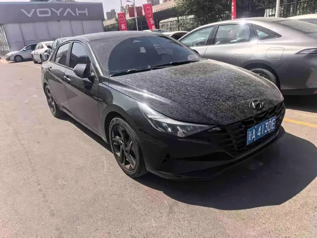 Hyundai Elantra 2021 1.5L CVT LUX Premium Edition