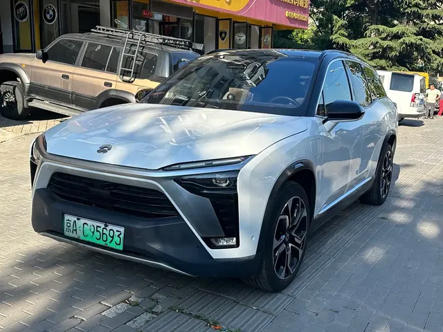 NIO ES8 2022 Model 100kWh Signature 6-Seater