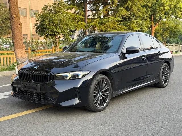 BMW 3 Series 2023 330i M Sport Shadow Edition