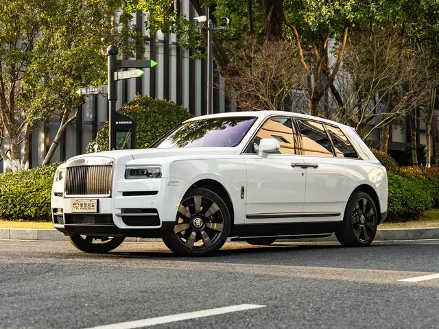 Rolls-Royce Cullinan 2018 5-Seater Version