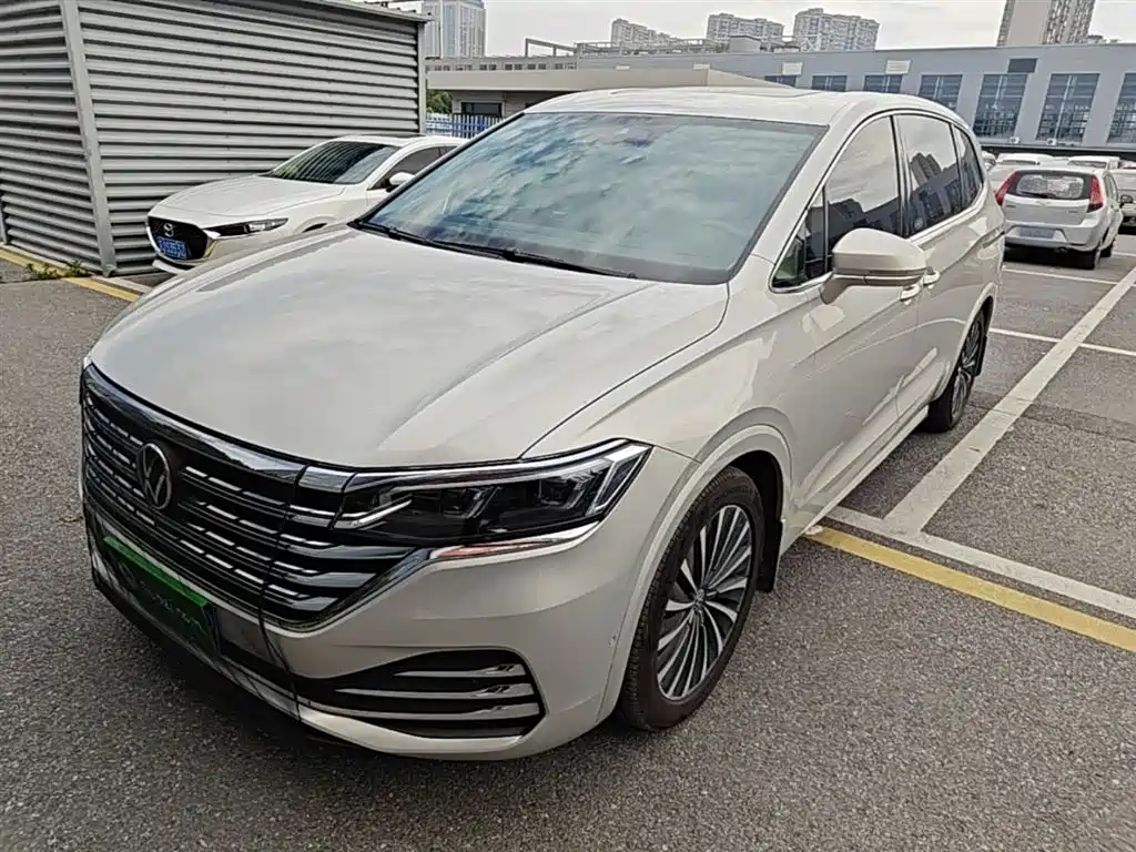 Volkswagen Viloran 2020 380TSI Premium
