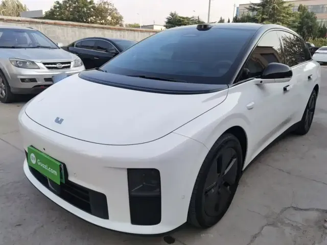 Li Auto i6 2025 2WD Base Model