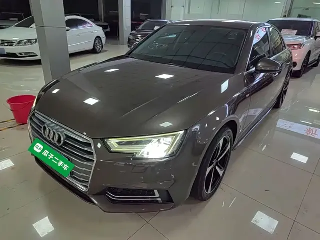 Audi A4L 2018 30th Anniversary 40 TFSI Fashion