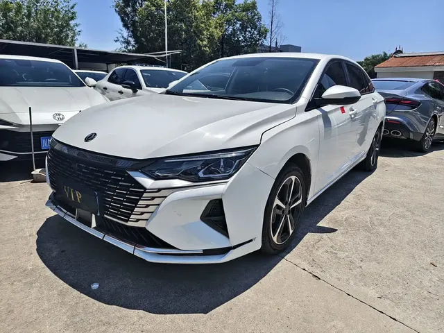 Dongfeng Aeolus Yixuan MAX 2023 1.5T Ultra Stylish Dad Edition