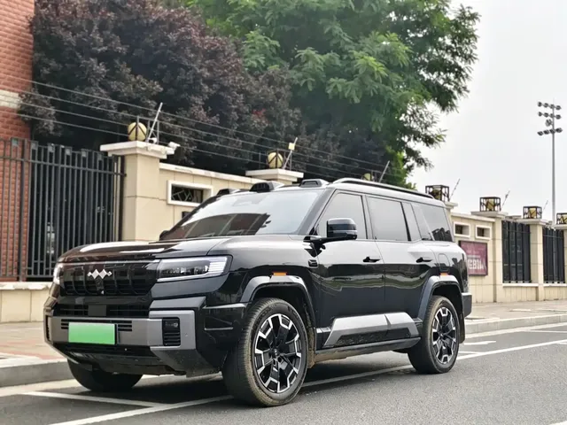 Fang Cheng Bao Leopard 8 2025 Zhiyong Flagship 7-Seater