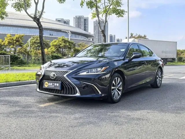 Lexus ES 2020 200 Excellence