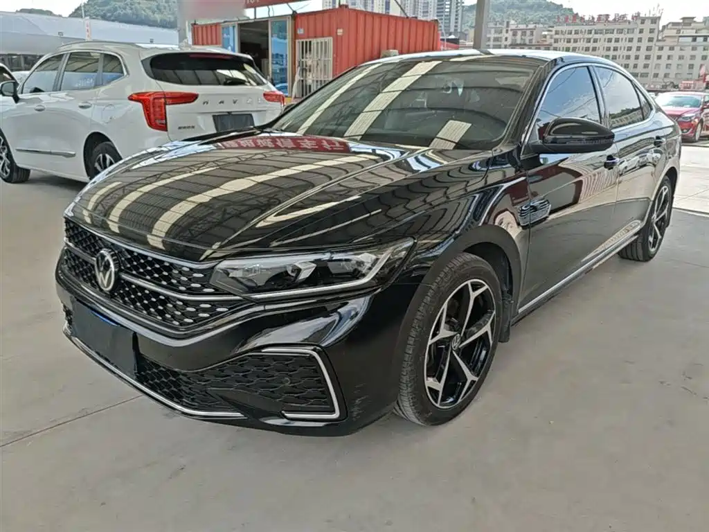 Volkswagen Passat 2023 Facelift 330TSI Starlight Elite Edition