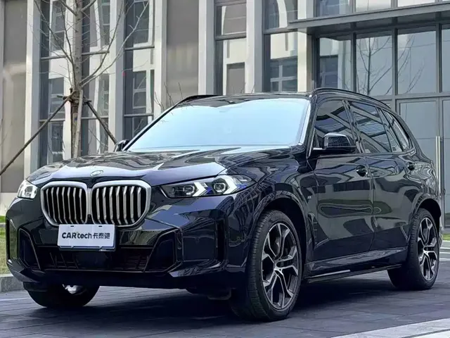 BMW X5 2023 xDrive 40Li Premium M Sport Black Night Package