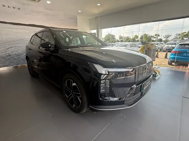 Volvo XC70 Plug-in Hybrid 2026 AWD Extended Range Core