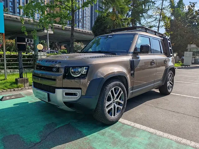 Land Rover Defender 2024 110 3.0T P400 Dark Special Edition
