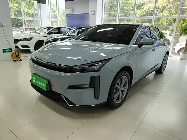 Geely Galaxy L6 2025 EM-i 140km Voyage Edition