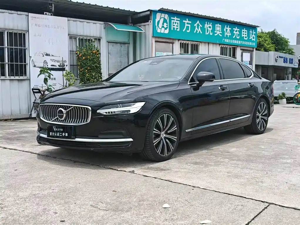 Volvo S90 2023 B5 Intelligent Vision Luxury Edition