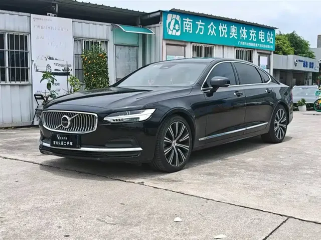 Volvo S90 2023 B5 Intelligent Vision Luxury Edition