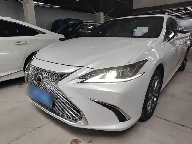 Lexus ES 2021 200 Excellence Edition
