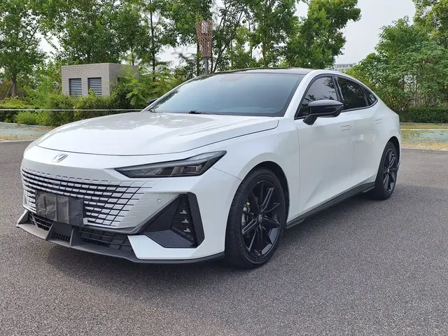 Changan UNI-V 2023 1.5T Luxury Edition