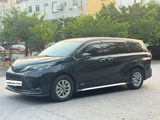 Toyota Granvia 2023 2.5L Hybrid Comfort Edition