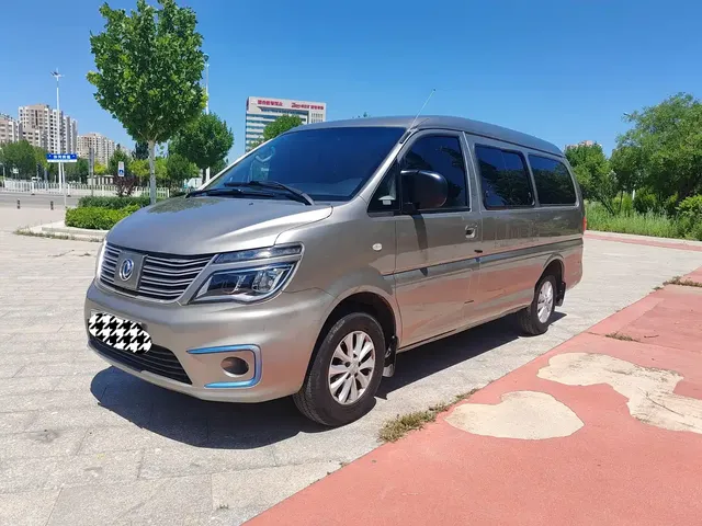 Dongfeng Fengxing Lingzhi New Energy 2021 Passenger Version Comfort 9-Seater