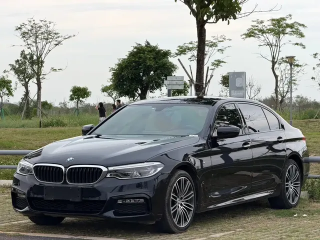 BMW 5 Series 2018 Facelift 530Li Leading M Sport Package