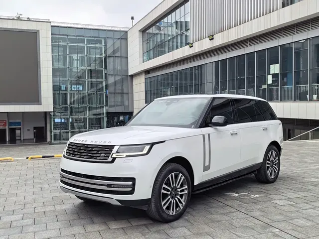 Land Rover Range Rover 2023 3.0 L6 400PS Genesis Extended Version