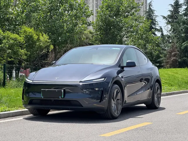 Tesla Model Y 2025 Rear-Wheel Drive