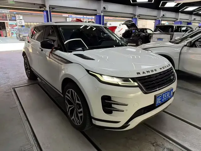 Land Rover Range Rover Evoque 2024 Range Rover Evoque L 249PS Light Master Edition