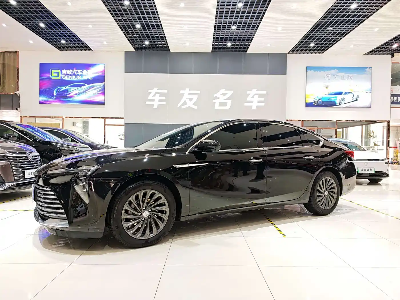 Buick LaCrosse 2025 Model 28T Platinum Edition