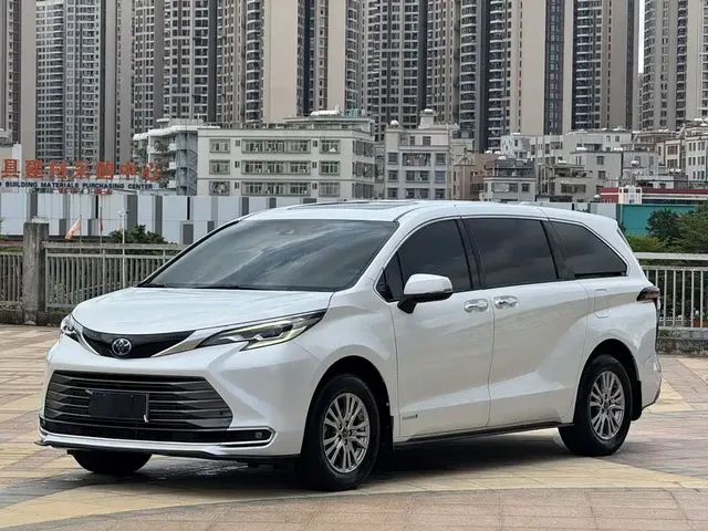 Toyota Sienna 2021 2.5L Hybrid Luxury Edition