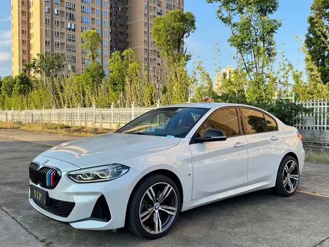 BMW 1 Series 2023 125i M Sport Shadow Edition