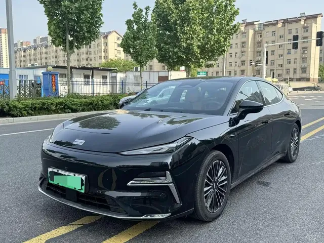 Geely Galaxy Xingyao 8 2025 130km EM-i Premium Edition