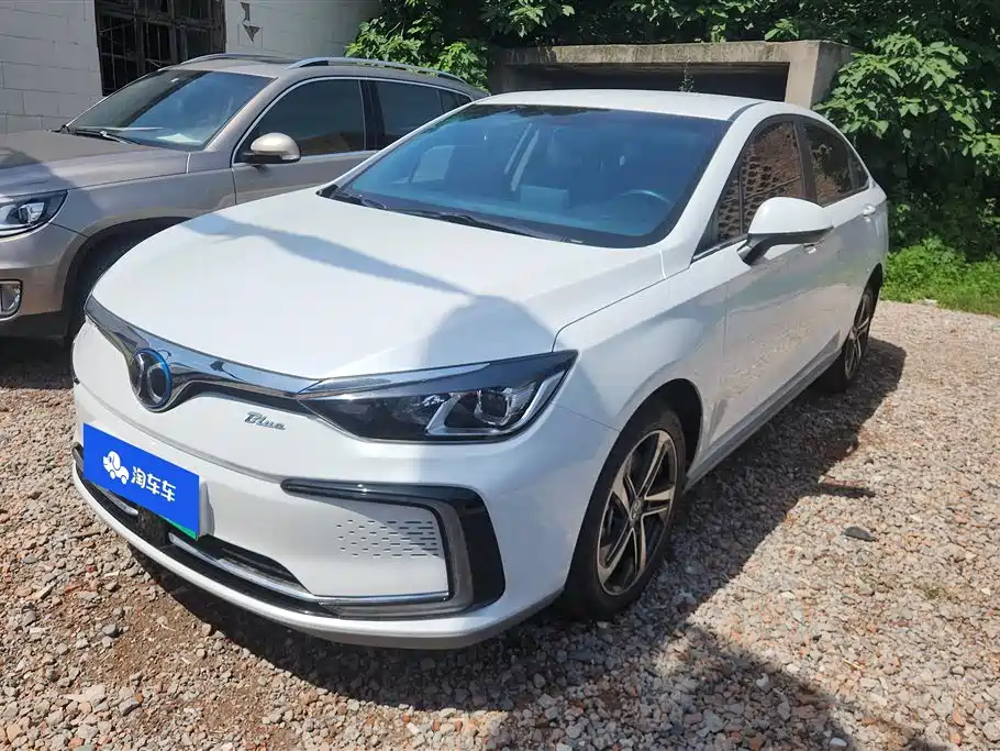 BAIC Beijing EU5 2018 R500 Smart Wind Edition