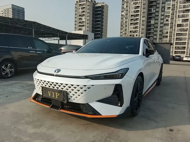 Changan UNI-V 2024 1.5T Deluxe Sport