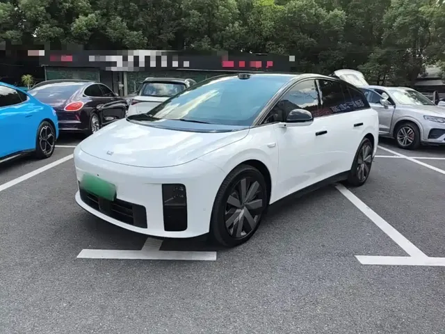 Li Auto i6 2025 4WD Base Model