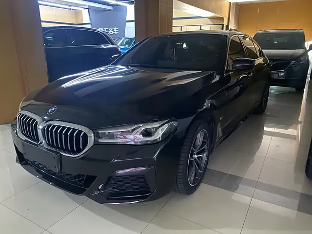 BMW 5 Series 2022 525Li Luxury Package