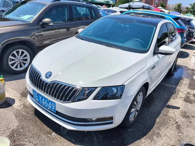 Škoda Octavia 2020 1.5L Automatic Smart Luxury Edition