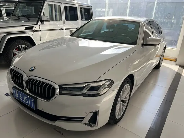 BMW 5 Series 2022 525Li Luxury Package